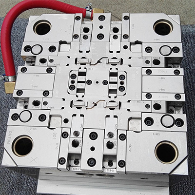 professional-automotive-injection-mold-for-cartridge-fuses-01-220-1c